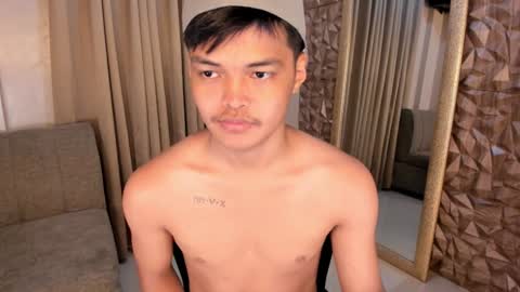 Snapshot of asianhugescott chatting on 02.05.25 VICTORIA SCOTT online show from 02.05.25