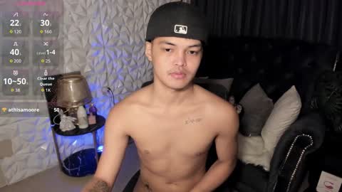 VICTORIA SCOTT online show from 12.04.25