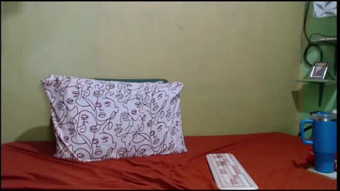 Snapshot of asianmhay24 chatting on 01.25.25 Mhay online show from 01.25.25