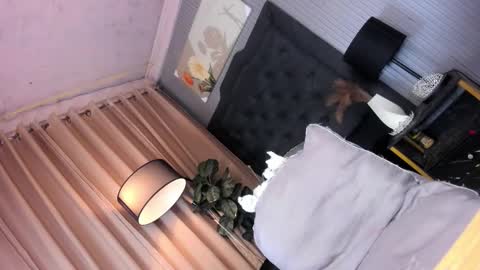 Snapshot of asianpetitehugecock chatting on 12.15.25 AGATHA online show from 12.15.25