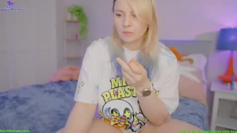 Asiri   pronounced Ah-siri Please no nicknames   3 online show from 04.10.26