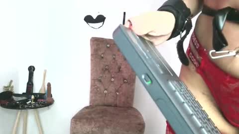 Snapshot of asiri_smith chatting on 11.17.25 Asiri online show from 11.17.25