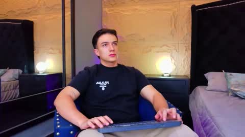 Snapshot of aslanfox_ chatting on 05.11.26 Aslan online show from 05.11.26