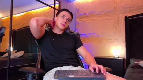 Snapshot of aslanfox_ chatting on 05.29.26 Aslan online show from 05.29.26