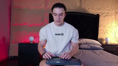 Snapshot of aslanfox_ chatting on 06.15.26 Aslan online show from 06.15.26
