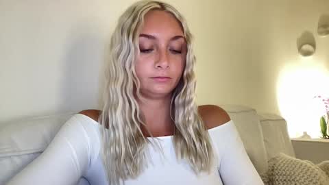 Aspen Aries online show from 03.04.25