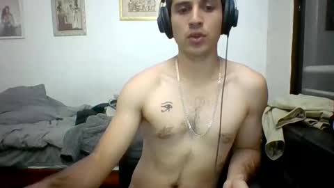 Snapshot of aspyporn chatting on 10.29.25 Aspy online show from 10.29.25