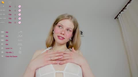 Snapshot of ass_latte chatting on 12.15.24 Sasha online show from 12.15.24