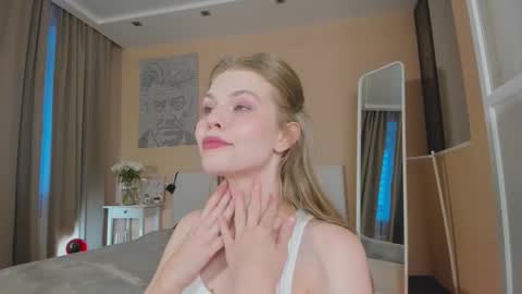 Snapshot of ass_latte chatting on 10.15.25 Sasha online show from 10.15.25