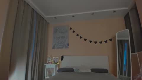 Snapshot of ass_latte chatting on 11.11.25 Sasha online show from 11.11.25