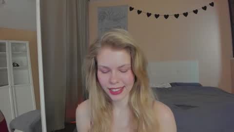 Snapshot of ass_latte chatting on 12.16.25 Sasha online show from 12.16.25