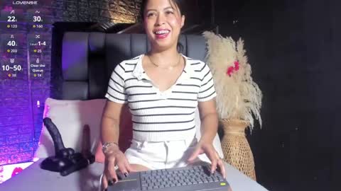 Nahomi  online show from 05.10.26