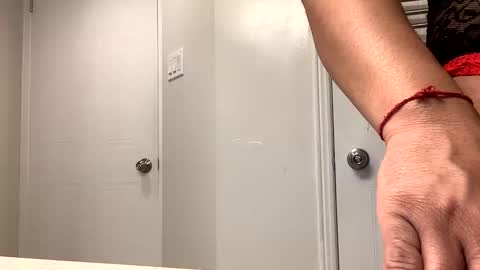 Snapshot of assloveman25 chatting on 11.22.25 Linda online show from 11.22.25