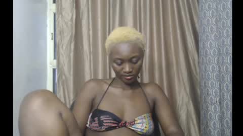 Snapshot of assy_girl25 chatting on 05.29.26 Assy girl25 online show from 05.29.26
