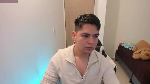 Snapshot of asta_kuro chatting on 04.25.26 Asta Kuno online show from 04.25.26