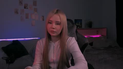 Snapshot of asterixxa chatting on 12.02.25 Asterixa online show from 12.02.25