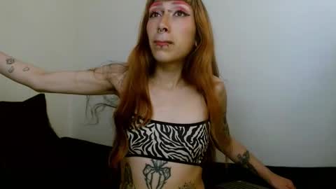 Snapshot of asterothxznikki chatting on 11.18.25 Asterothxznikki online show from 11.18.25