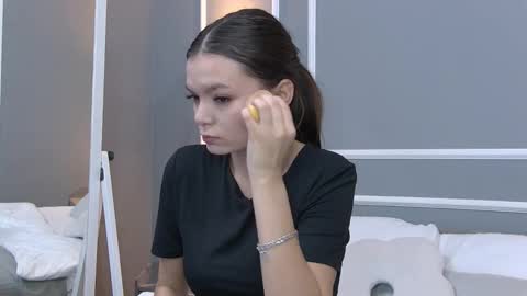 Snapshot of asterquinn chatting on 10.25.25 Aster Quinn online show from 10.25.25