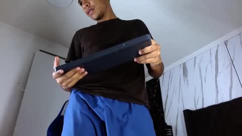 Snapshot of aston_vera chatting on 10.15.25 Aston online show from 10.15.25