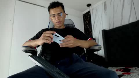 Snapshot of aston_vera chatting on 11.08.25 Aston online show from 11.08.25