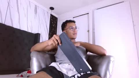 Snapshot of aston_vera chatting on 11.25.25 Aston online show from 11.25.25