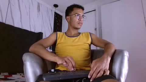 Snapshot of aston_vera chatting on 11.27.25 Aston online show from 11.27.25