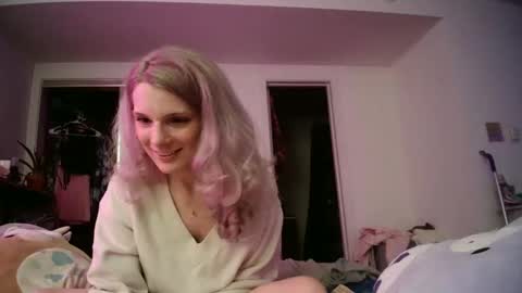 AstoriaLove online show from 12.18.24