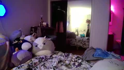 AstoriaLove online show from 02.22.25