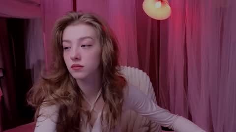 Snapshot of astramist chatting on 11.17.25 astramist online show from 11.17.25