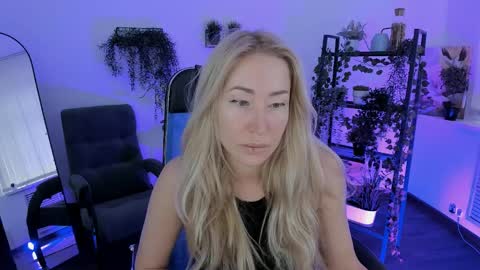 astramonroe online show from 04.06.26