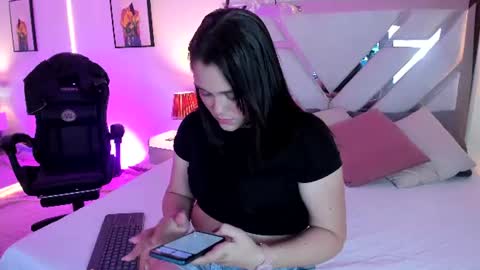 Snapshot of astrid_williams_ chatting on 07.12.26 Astrid online show from 07.12.26