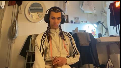 Astro Doll online show from 01.09.25