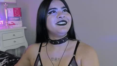 Snapshot of atena_hill chatting on 12.15.25 Athena online show from 12.15.25