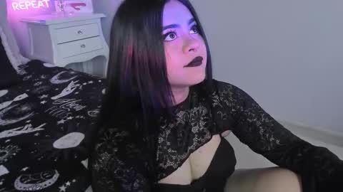 Snapshot of atena_hill chatting on 12.20.25 Athena online show from 12.20.25