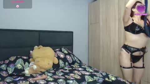 Snapshot of atena_messy chatting on 07.23.26 atena messy online show from 07.23.26