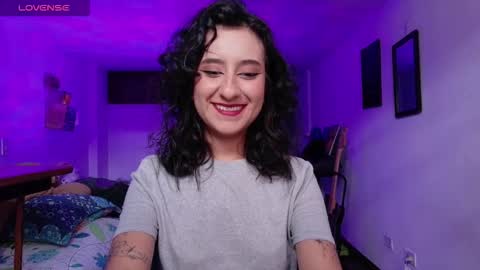 Snapshot of atenea_dragon__ chatting on 11.26.25 Atenea online show from 11.26.25