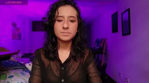 Snapshot of atenea_dragon__ chatting on 11.28.25 Atenea online show from 11.28.25