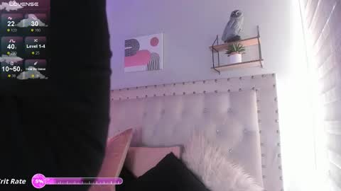 Snapshot of atenea_klett_ chatting on 11.22.25 ATENEA online show from 11.22.25