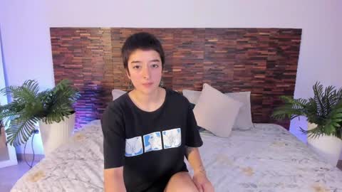 Snapshot of atheena__ chatting on 05.11.26 Athenea online show from 05.11.26