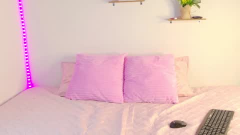 ATENEA MAKRI online show from 01.28.25