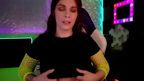 Athena Autumn online show from 10.16.25