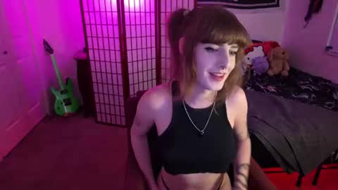 Snapshot of athenalavender chatting on 06.25.26 athenalavender online show from 06.25.26