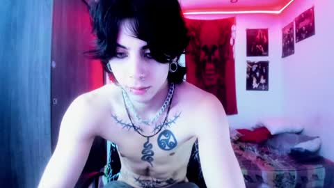 Snapshot of atheneoo_ chatting on 12.21.24 athenauwu online show from 12.21.24