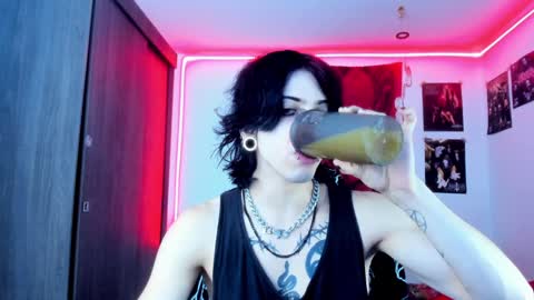 Snapshot of atheneoo_ chatting on 02.04.25 athenauwu online show from 02.04.25