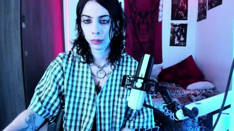 Snapshot of atheneoo_ chatting on 10.12.25 athenauwu online show from 10.12.25