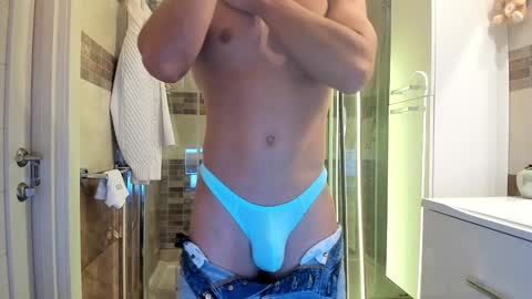 Snapshot of athleticloganx chatting on 01.18.25 AthleticLoganX online show from 01.18.25