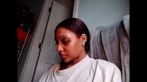 Snapshot of atirahcali chatting on 11.09.25 AtirahCali online show from 11.09.25