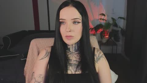 online every day between 10am-23pm online show from 11.22.25