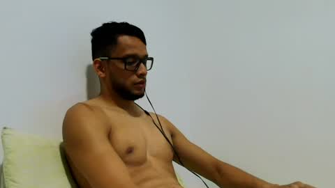 Snapshot of atorres21 chatting on 07.12.26 Torres online show from 07.12.26