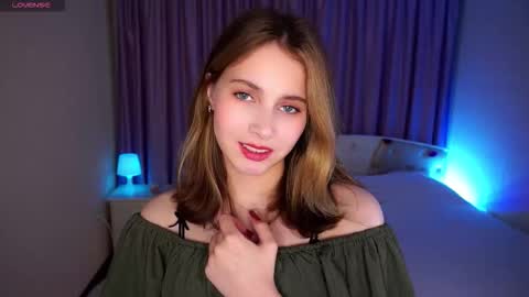 Snapshot of audiedelorbe chatting on 11.01.25 Jolyn online show from 11.01.25